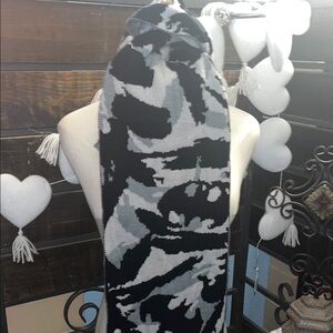 DC Comics Black and Gray Batman Camouflage Knit Scarf